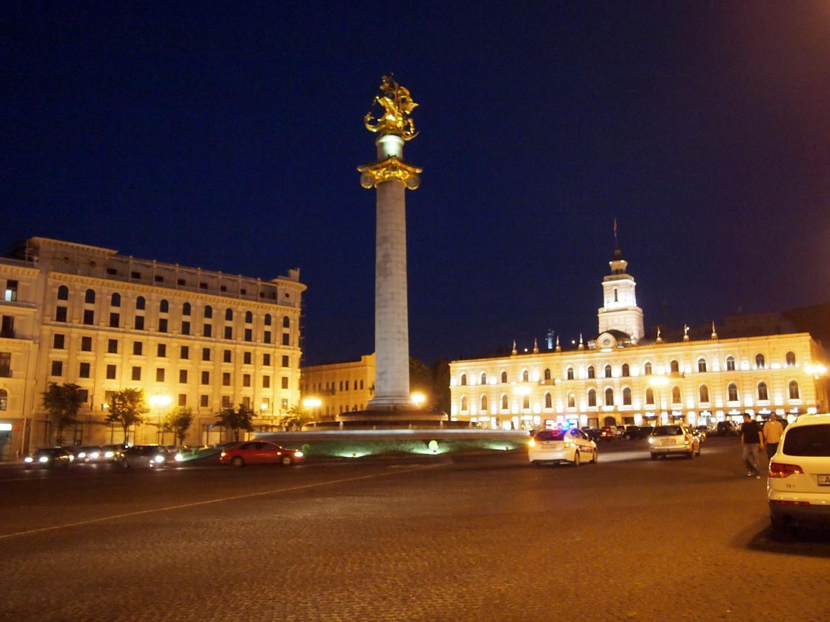 All Seasons Hotel On Freedom Square Tbilisi Luaran gambar